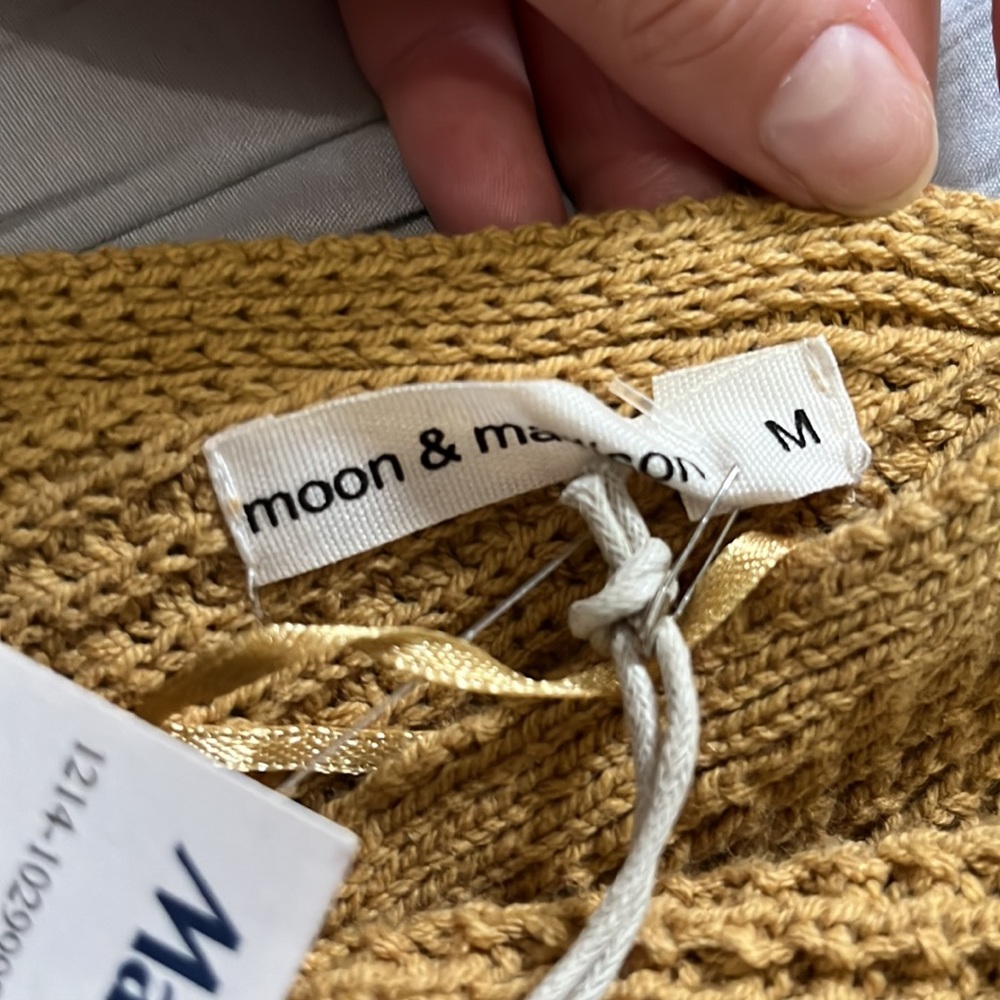 Sweater - Picture 3 of 3
